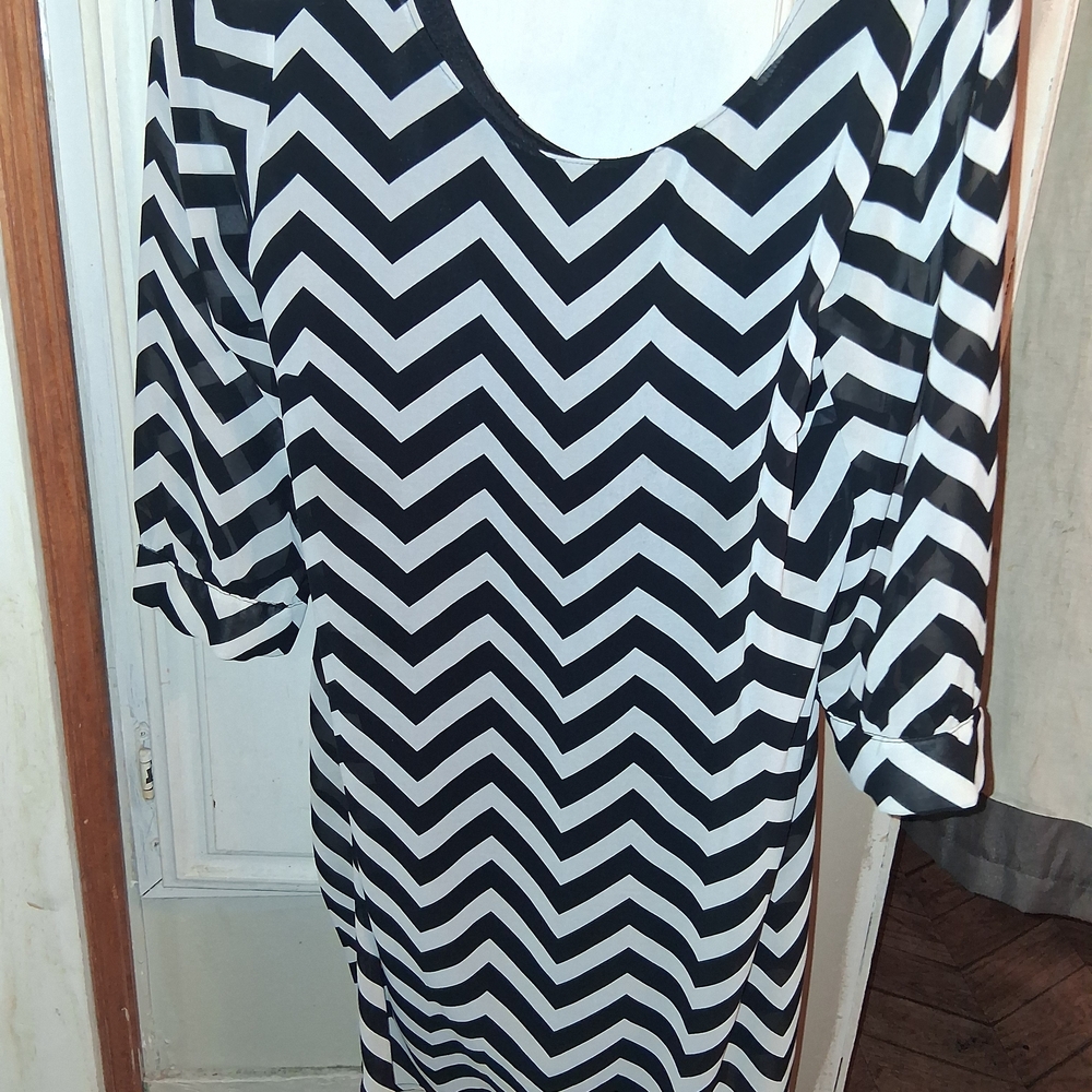 HeartSoul Black and White Zigzag Midi Dress